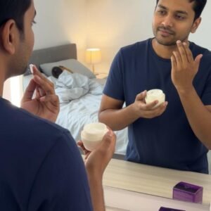resized_Whisk_665c047d67a671fa8a940c3f0be5c2d6dr Venus Men's Day Cream